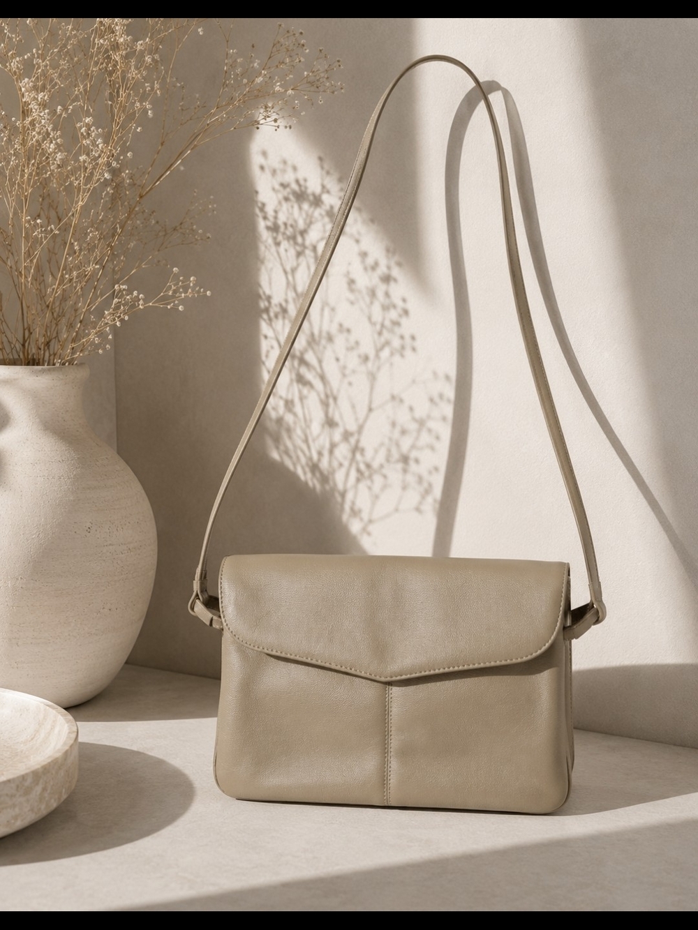 Vintage ILI New York Toronto Taupe Genuine Leather Crossbody Shoulder Bag Luxury